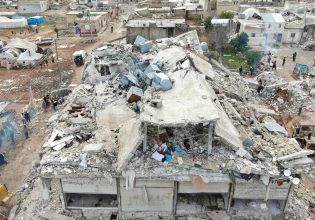 Σεισμός Τουρκία: «Ίση με 33.000 βόμβες Χιροσίμα η ενέργεια που εκλύθηκε από τον σεισμό» λέει ο καθηγητής Θ. Λιόλιος