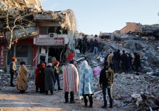 Σεισμός: Η έκταση της ζημιάς στην Τουρκία είναι σχεδόν μία Ελλάδα, λέει ο καθηγητής Παναγιώτης Καρύδης