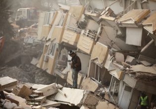 Λέκκας: «Οι νεκροί από τον σεισμό στην Τουρκία θα ξεπεράσουν τις 50.000»