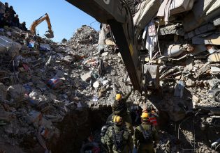 Σεισμός στην Τουρκία: Ο αυστριακός στρατός διέκοψε τις επιχειρήσεις διάσωσης – Ποιος ο λόγος