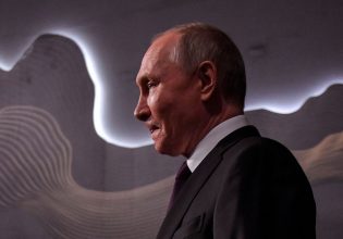 Βλαντίμιρ Πούτιν: Θα ενημερώσει την ελίτ για τον πόλεμο