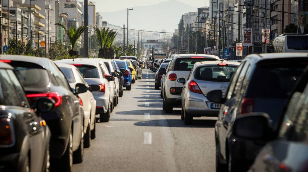 Τροχαίο στην Ποσειδώνος – Μποτιλιάρισμα στην κάθοδο της Συγγρού