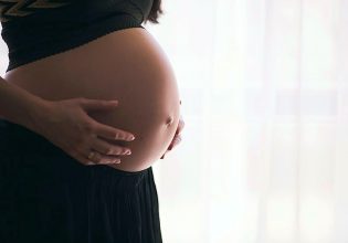 ΟΗΕ: Μια γυναίκα πεθαίνει κάθε δυο λεπτά κατά τη διάρκεια της εγκυμοσύνης ή στον τοκετό
