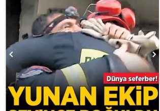 Σεισμός στην Τουρκία: Πρώτο θέμα στα ΜΜΕ οι Έλληνες πυροσβέστες που σώζουν ζωές