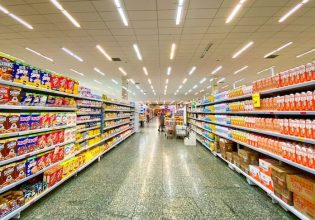Σούπερ μάρκετ: Η ακρίβεια εκτίναξε τη δαπάνη για τα ψώνια του μήνα – Αύξηση 27%