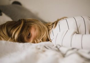 Ύπνος: Με αυτή την τακτική θα καταφέρεις να κοιμηθείς σε ελάχιστα λεπτά
