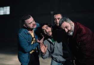 ΤΣΙΟΥ: Η μοναδική ελληνική ταινία… με οπαδούς, γίνεται παράσταση