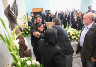 Στην πολιτική κηδεία του Βάιου Βλάχου ο Αλέξης Τσίπρας
