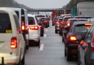 Euro 7: Σχίσμα στην ΕΕ για τα όρια εκπομπών στα νέα οχήματα