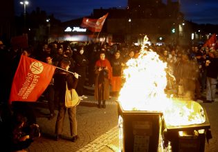 Νέος κύκλος συγκρούσεων διαδηλωτών και αστυνομίας για το ασφαλιστικό – Φωτιές και βουνά σκουπιδιών στο Παρίσι