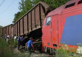 Τέμπη: Το σιδηροδρομικό ατύχημα του 2008 στον Μπράλο με τα «μαύρα» βαγόνια