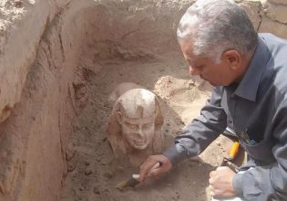 Αίγυπτος: Ανακαλύφθηκε άγαλμα ρωμαϊκής εποχής που μοιάζει με τη Σφίγγα