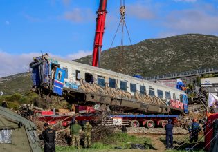 Τέμπη: «Είδα τον θάνατο μου» – Επιβάτης του τρένου περιγράφει τη στιγμή της σύγκρουσης