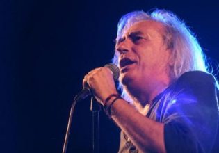 Γιάννης Αγγελάκας: Αναβάλλονται οι συναυλίες του με τους 100ºC μετά το δυστύχημα στα Τέμπη