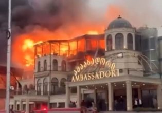 «Πύρινη κόλαση» σε πολυτελές ξενοδοχείο στην Τιφλίδα – Τρομακτικά βίντεο