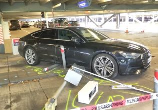 Άνδρας οδήγησε το αυτοκίνητό του πάνω σε πλήθος σε πάρκινγκ αεροδρομίου στη Γερμανία