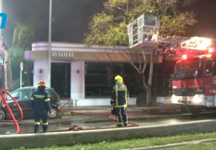 Φωτιά στη Νέα Σμύρνη: «Πέταξαν γκαζάκια μέσα στο εστιατόριο» – Μαρτυρία κατοίκου για την εμπρηστική επίθεση