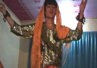 «Bacha bazi» ή «αγόρια χωρίς γένια»: Η φρικτή ιστορία των σεξουαλικών σκλάβων του Αφγανιστάν