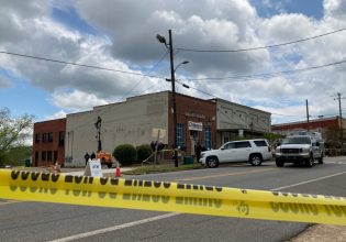 Δύο έφηβοι κατηγορούνται για πυροβολισμούς σε πάρτι στην Αλαμπάμα – 4 νεκροί