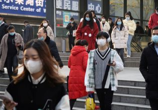 Κοροναϊός: Η Κίνα αντιδρά στις αποκαλύψεις για την Γουχάν – «Η πανδημία ξεκίνησε από ανθρώπους»