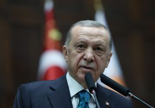 Ερντογάν: Το σόου του τούρκου προέδρου – Μοιράζει προεκλογικό «μπαξίσι» σε παιδιά