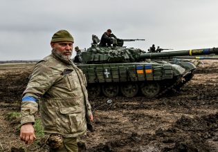 Πόλεμος στην Ουκρανία: Πρόθυμο το Κίεβο για συνομιλίες όταν φτάσουν στην Κριμαία