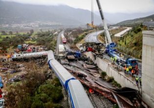 Τέμπη: Παραδόθηκε στον Γιώργο Γεραπετρίτη το πόρισμα της Επιτροπής