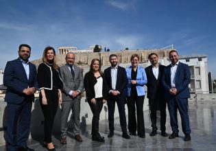 Νίκος Ανδρουλάκης: Δίκτυο επαφών με βαριά ονόματα του εξωτερικού