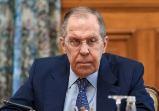 Λαβρόφ: Η ΕΕ έχει μετατραπεί σε εχθρική δύναμη και η Ρωσία θα αντιδράσει με σκληρό τρόπο