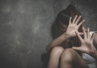 Τράπερ: 19χρονη φοιτήτρια στην Κρήτη έκανε καταγγελία για ομαδικό βιασμό – Επιχείρησε να το σκάσει ένας κατηγούμενος