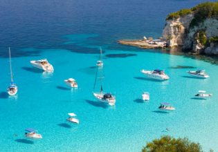 Vogue: Αυτές είναι οι καλύτερες ελληνικές παραλίες για το 2023