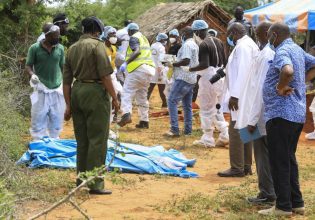 Υποψίες για εμπόριο οργάνων μετά τη μαζική δολοφονία πιστών αίρεσης στην Κένυα