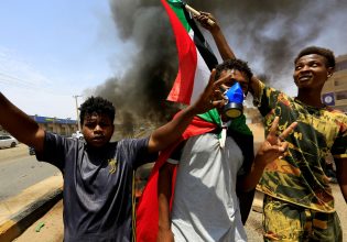 Πόλεμος στο Σουδάν: Σφοδρές μάχες μαίνονται στο Χαρτούμ