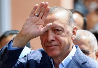 Εκλογές Τουρκία: Ξαφνική επίσκεψη Ερντογάν στην Άγκυρα – Το μήνυμα μόλις έκλεισαν οι κάλπες