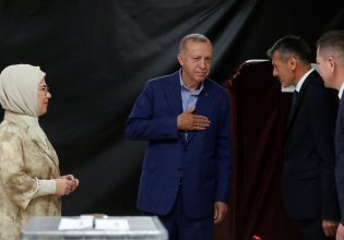 Εκλογές Τουρκία: Σάλος με την Εμινέ Ερντογάν – Ψήφισε χωρίς ταυτότητα