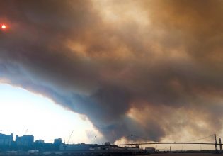 Καναδάς: Πύρινη «κόλαση» στο Χάλιφαξ από τη φωτιά – 18.000 άνθρωποι εγκατέλειψαν τα σπίτια τους