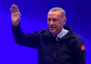Ο Ερντογάν αποθεώνει τον εαυτό του σε σποτ της τουρκικής προεδρίας – «Ο άνθρωπος που έγινε ελπίδα για την ανθρωπότητα»