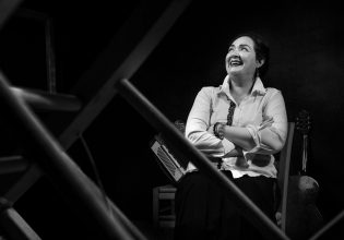 Ελένη Ουζουνίδου: «Η Τουρκομερίτισσα», μια παράσταση βασισμένη στη ζωή της Μαρίκας Νίνου