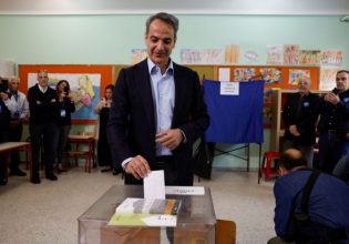 Εκλογές 2023: Με ψηφιακή ταυτότητα ψήφισε ο Κυριάκος Μητσοτάκης – «Σήμερα η ευθύνη περνά στους πολίτες»