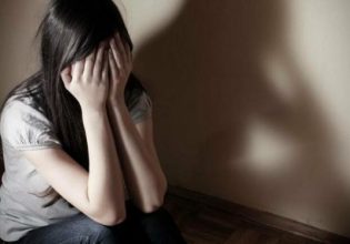 «Φαίνεται στις κάμερες»: 24χρονη κατήγγειλε τον εργοδότη της στη Μύκονο για σεξουαλική παρενόχληση