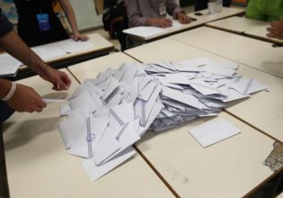 Το συγκινητικό ψηφοδέλτιο για τα Τέμπη που βρέθηκε σε κάλπη της Κρήτης – «Στα χαμόγελα που χάθηκαν…»