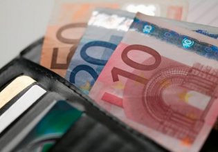 Μισθοί: Η επαναφορά των κλαδικών συμβάσεων προϋπόθεση για τις αμοιβές των 1.500 ευρώ