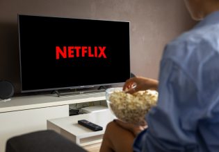Netflix: Η επιδείνωση της οικονομικής κατάστασης των πελατών της αποτελεί… ευλογία