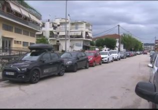 Προθεσμία για να απολογηθεί πήρε ο πατέρας του βρέφους που πέθανε ξεχασμένο στο αυτοκίνητο