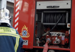 Πυρκαγιά σε εγκαταλελειμμένο εργοστάσιο στην Αχαρνών