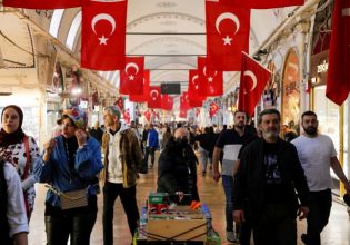 Εκλογές – Τουρκία: Κίνδυνος σοβαρής οικονομικής κρίσης αν κερδίσει ο Ερντογάν
