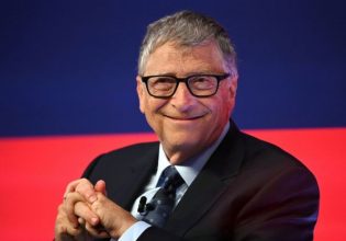 Bill Gates: Ανατροπή φέτος με τη λίστα βιβλίων του – «Στη ζωή υπάρχουν περισσότερα από το διάβασμα»