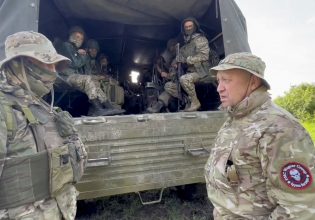 Πόλεμος στην Ουκρανία: Επίθεση Πριγκόζιν στους «καραγκιόζηδες» του στρατού – Γιόρτασε τα γενέθλιά του σε στρατόπεδο εκπαίδευσης