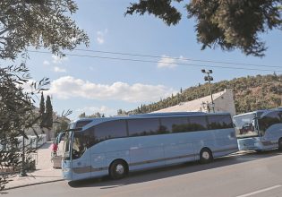 Τέλος στην άναρχη στάθμευση τουριστικών λεωφορείων