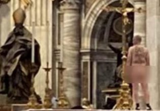 «Λειτουργία εξαγνισμού» στη Βασιλική του Αγίου Πέτρου μετά τον γυμνό άνδρα